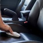 Výhody a nevýhody koženého interiéru v aute