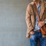 Módne pánske mestské bundy na jar 2023