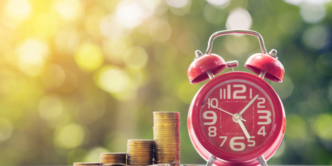 Graf znázorňujúci stabilný výnos termínovaného vkladu pri kolísaní finančných trhov